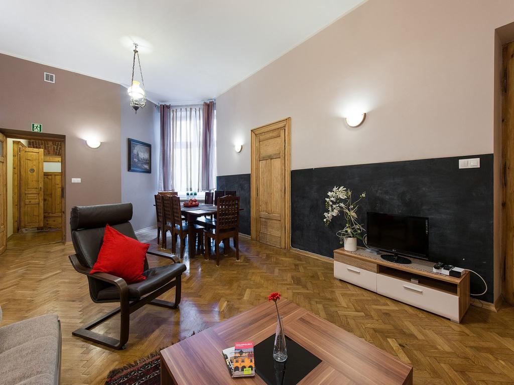 5 Bedroom Family Apartment 克拉科夫 客房 照片